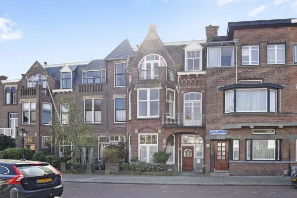 Johan van Oldenbarneveltlaan - Den Haag