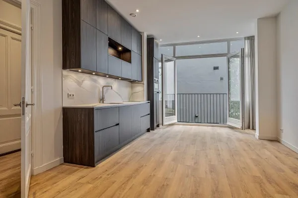 Van Eeghenstraat - Amsterdam